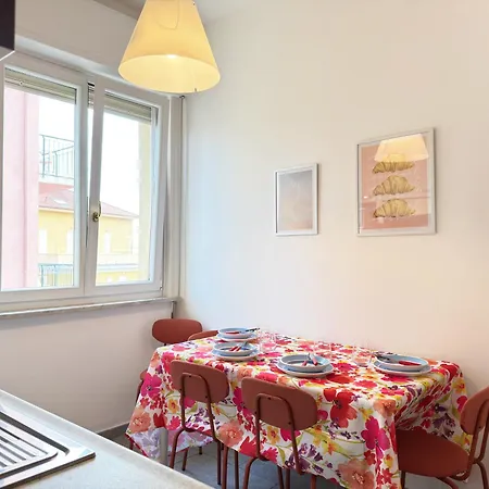 200 Mt Dal Mare - Due Balconi E Vista Sul Mare 公寓 *