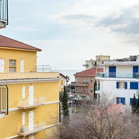 200 Mt Dal Mare - Due Balconi E Vista Sul Mare *