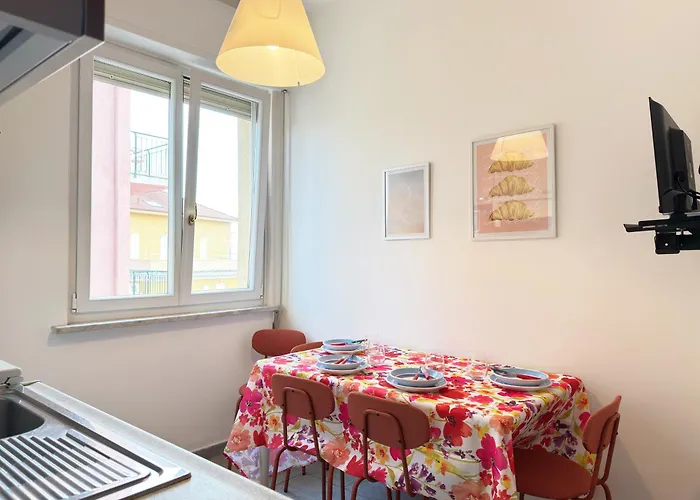 200 Mt Dal Mare - Due Balconi E Vista Sul Mare 公寓 *