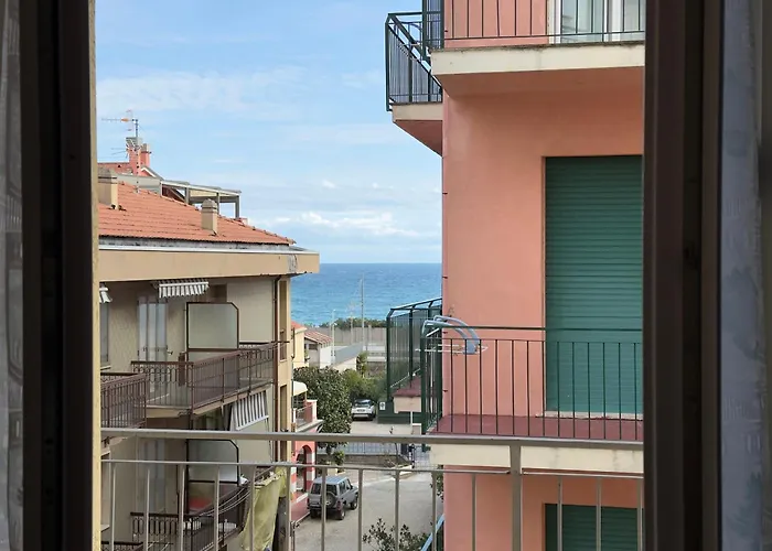 200 Mt Dal Mare - Due Balconi E Vista Sul Mare *